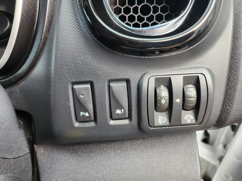 VAUXHALL VIVARO