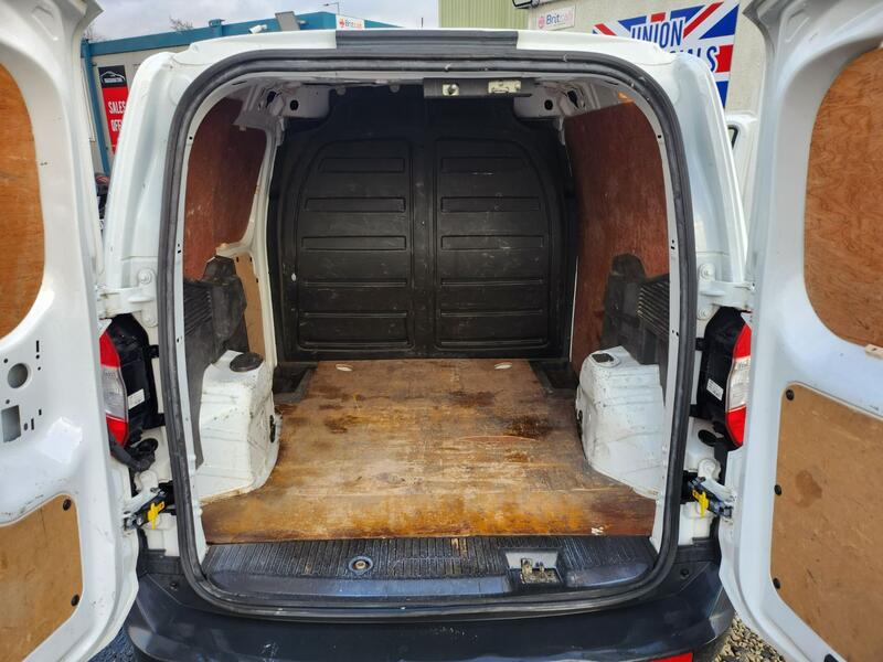 FORD TRANSIT COURIER