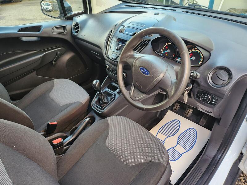 FORD TRANSIT COURIER