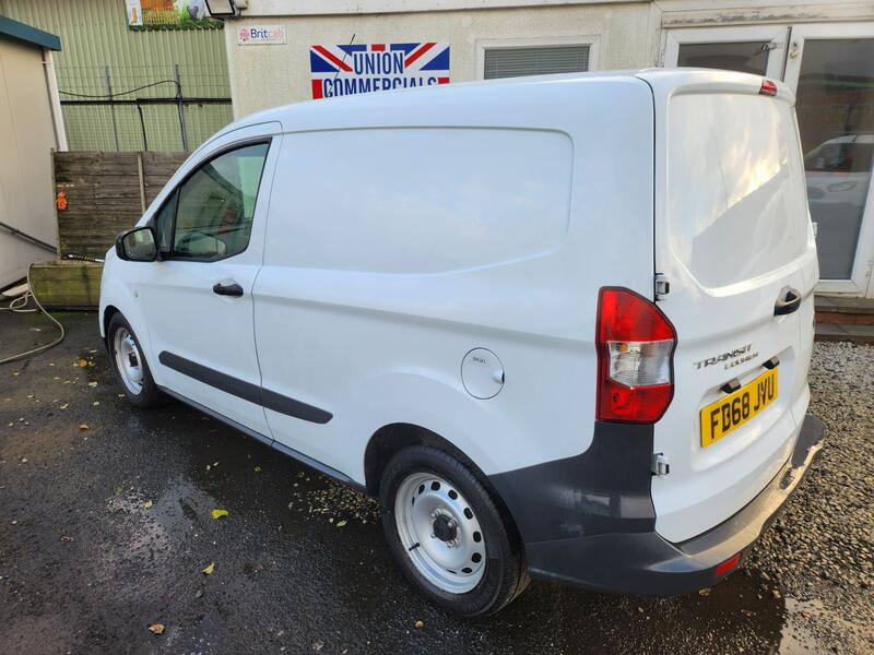 FORD TRANSIT COURIER