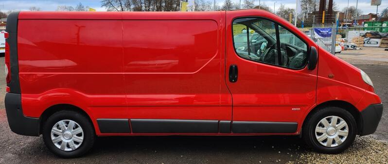 VAUXHALL VIVARO
