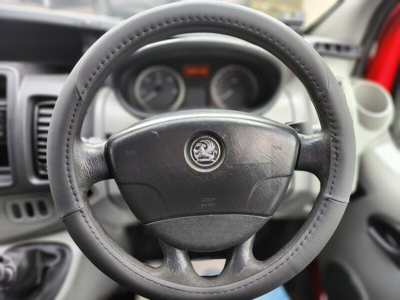 VAUXHALL VIVARO