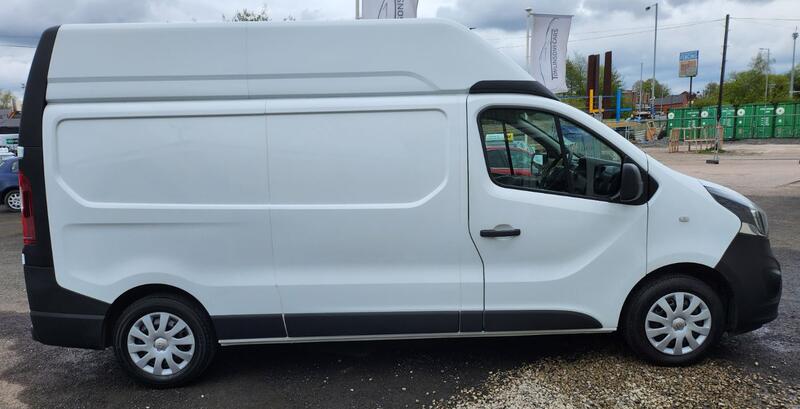 VAUXHALL VIVARO