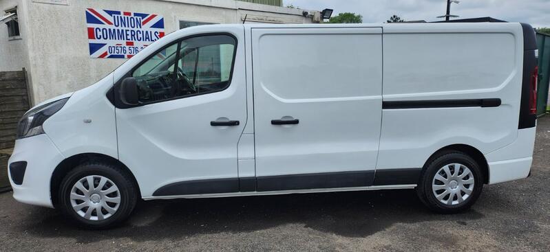 VAUXHALL VIVARO