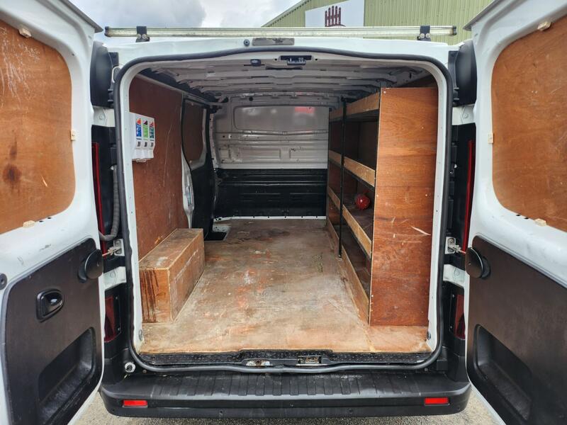 VAUXHALL VIVARO