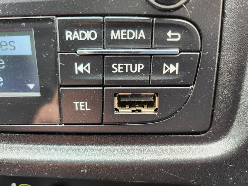 VAUXHALL VIVARO
