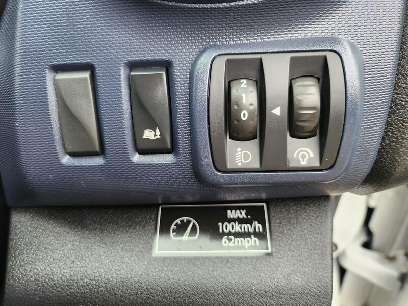 VAUXHALL VIVARO