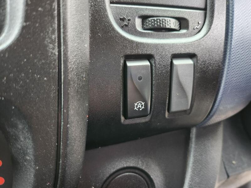 VAUXHALL VIVARO