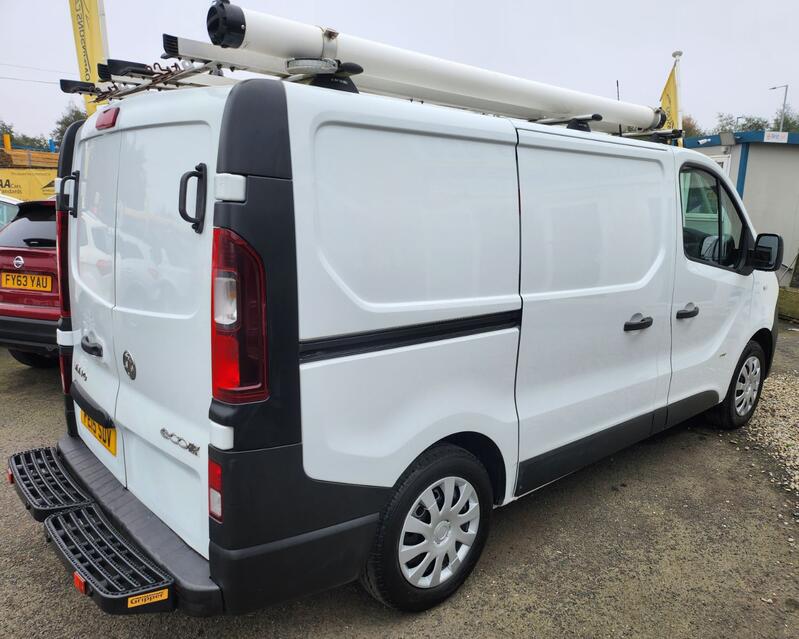 VAUXHALL VIVARO