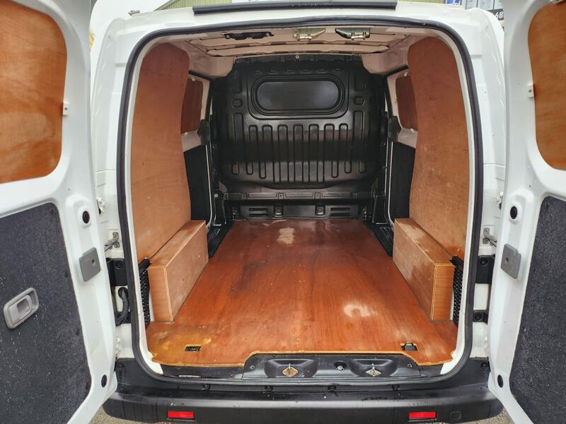 NISSAN NV200
