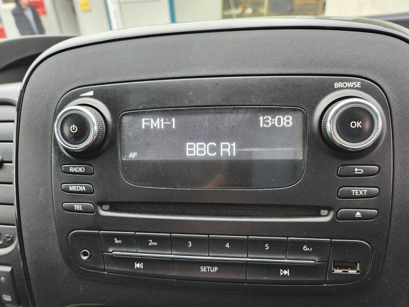 VAUXHALL VIVARO