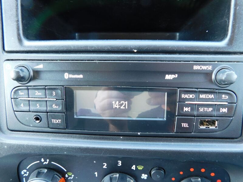 VAUXHALL VIVARO