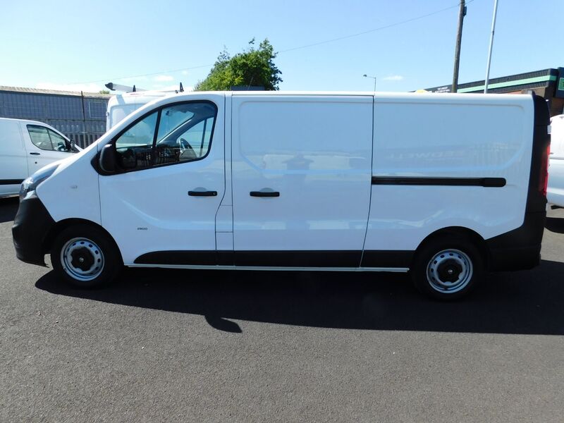VAUXHALL VIVARO