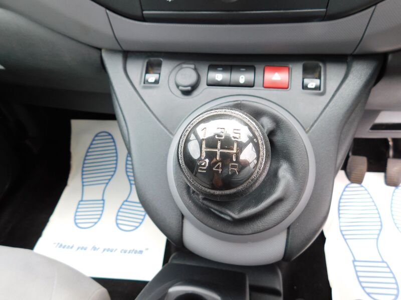 PEUGEOT PARTNER