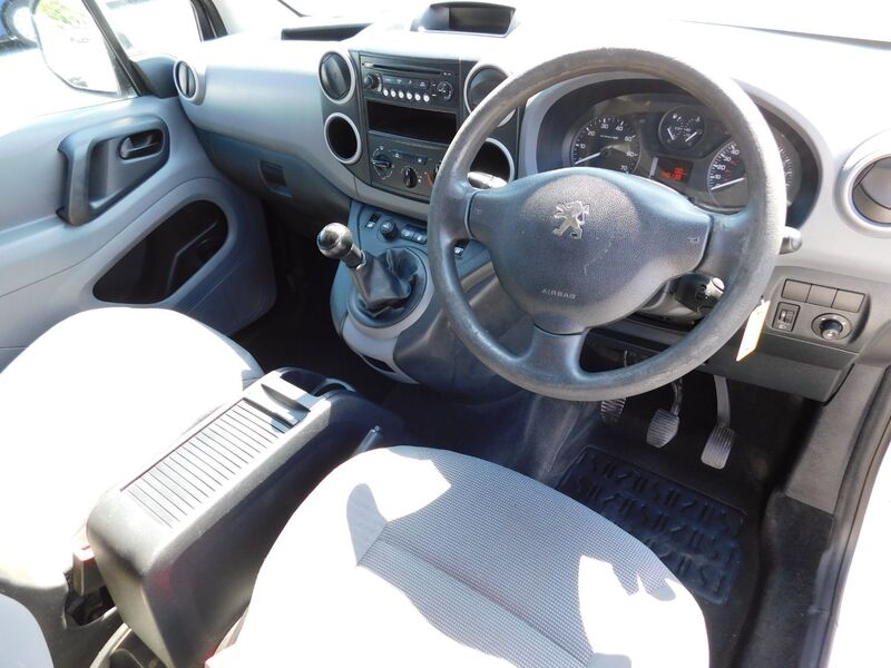PEUGEOT PARTNER