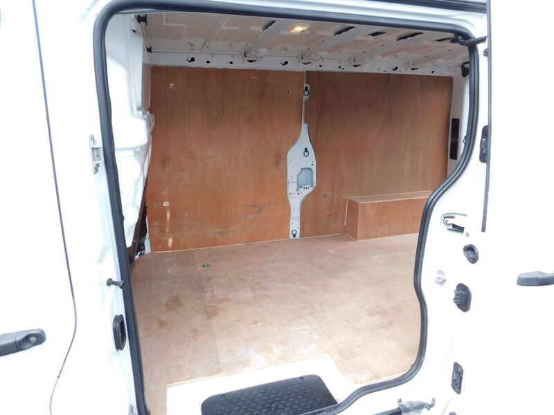 VAUXHALL VIVARO