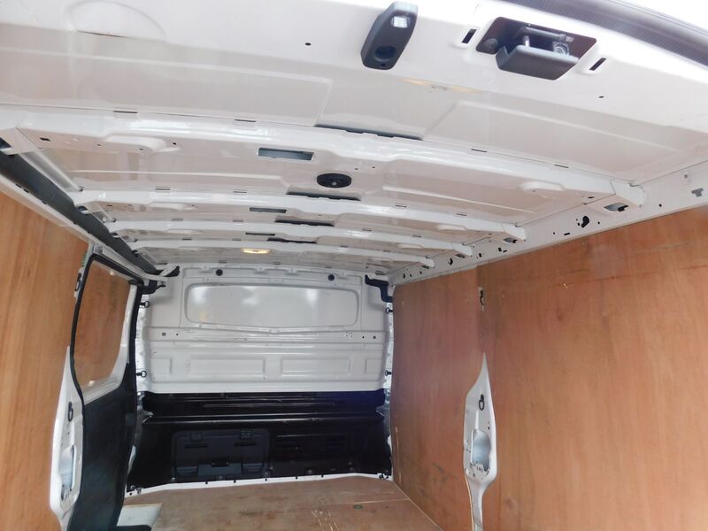 VAUXHALL VIVARO