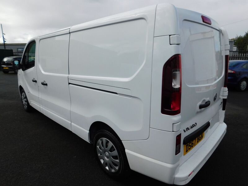 VAUXHALL VIVARO
