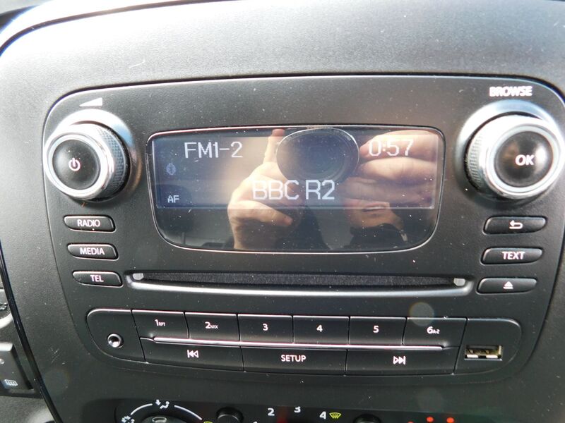 VAUXHALL VIVARO
