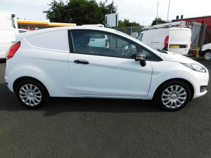 FORD FIESTA VAN