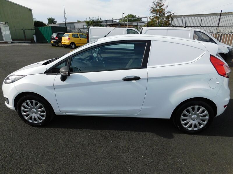 FORD FIESTA VAN
