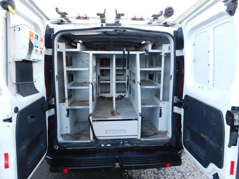 VAUXHALL VIVARO
