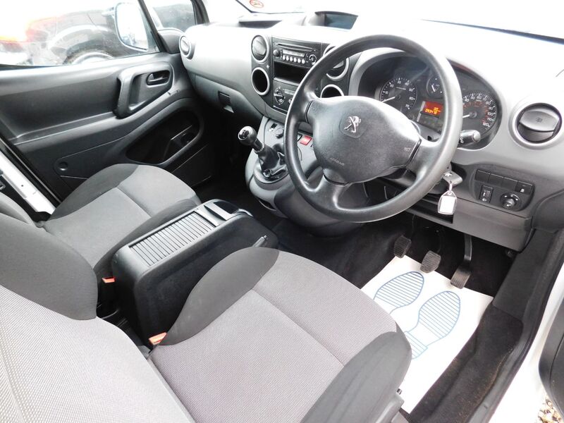PEUGEOT PARTNER