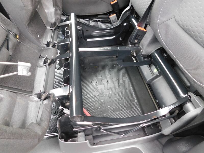 VAUXHALL VIVARO