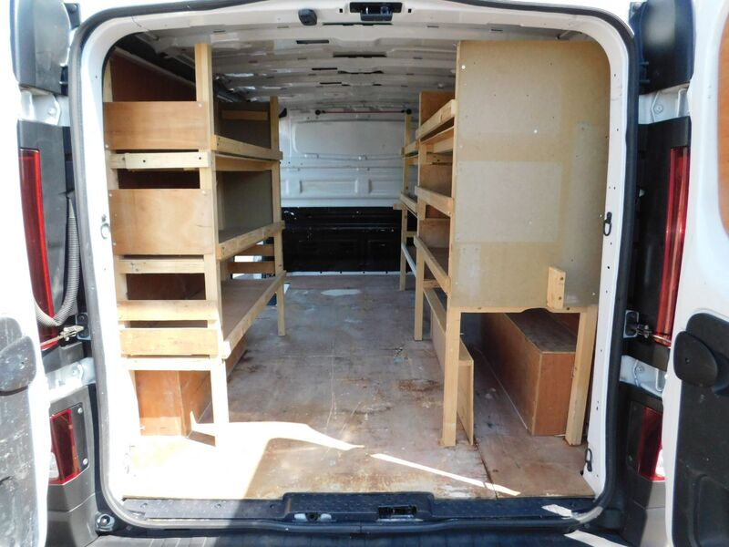 VAUXHALL VIVARO