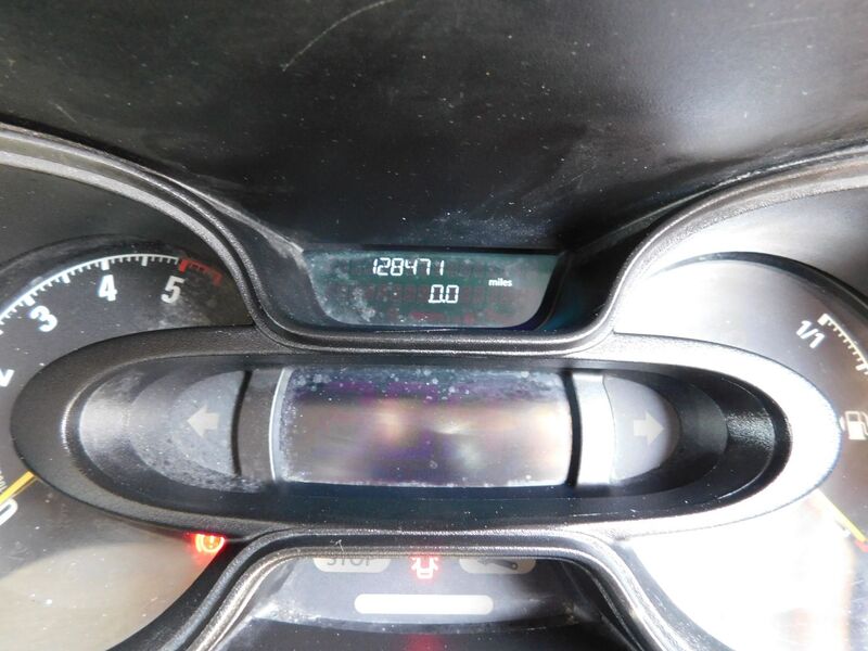 VAUXHALL VIVARO