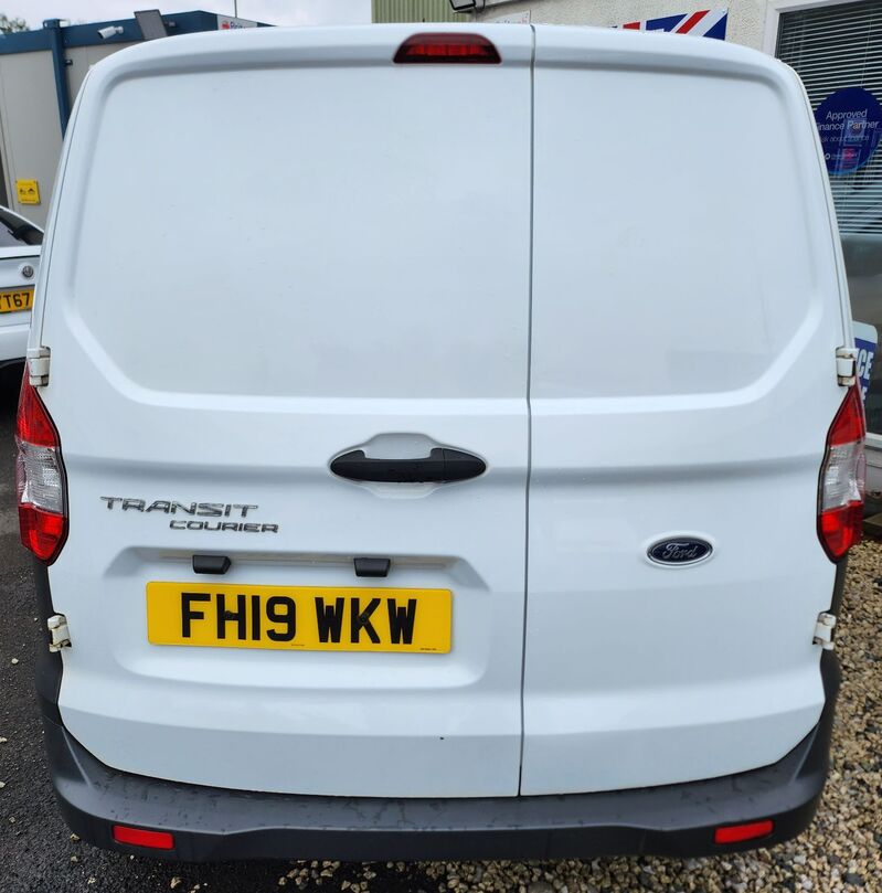 FORD TRANSIT COURIER