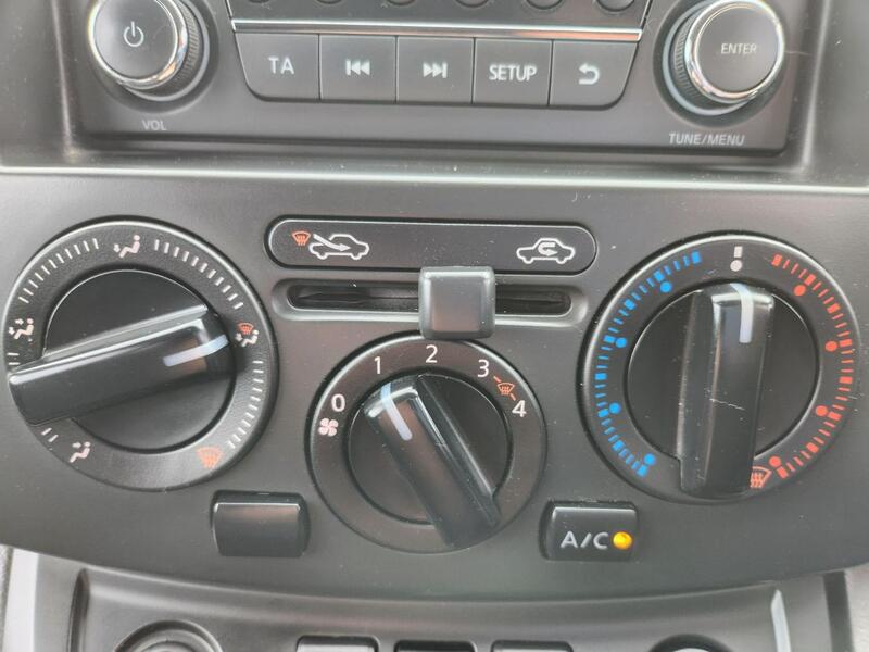 NISSAN NV200