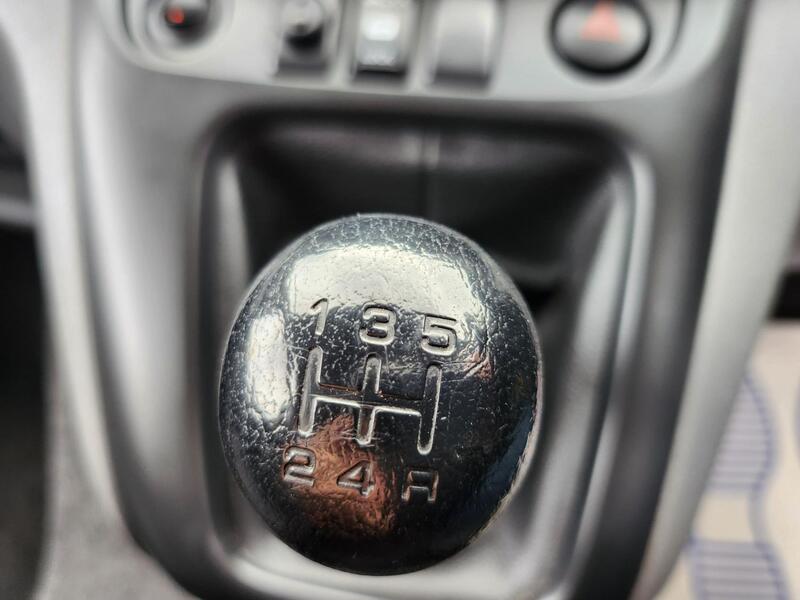 NISSAN NV200