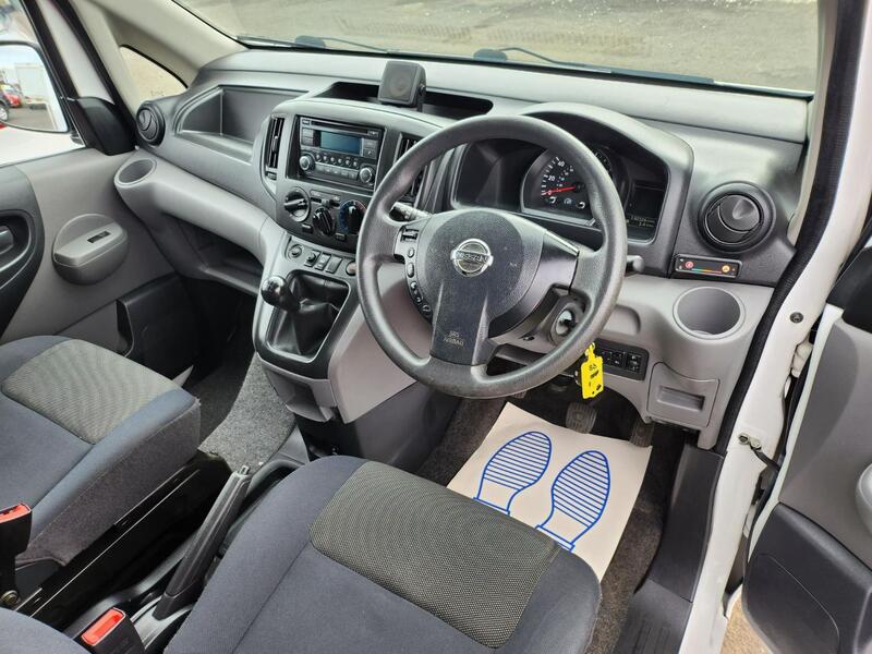 NISSAN NV200