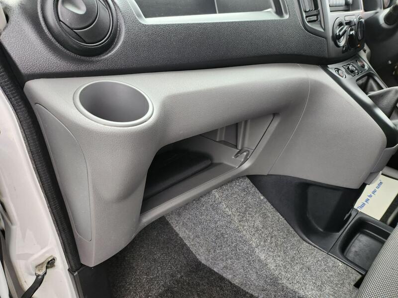 NISSAN NV200