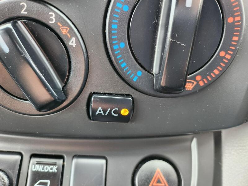 NISSAN NV200